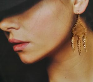 Boucles d'oreilles plumes dorées filigrane