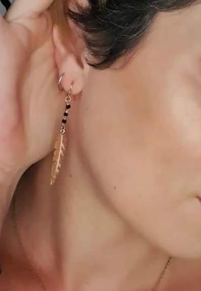 Boucles d'oreilles plume dorée