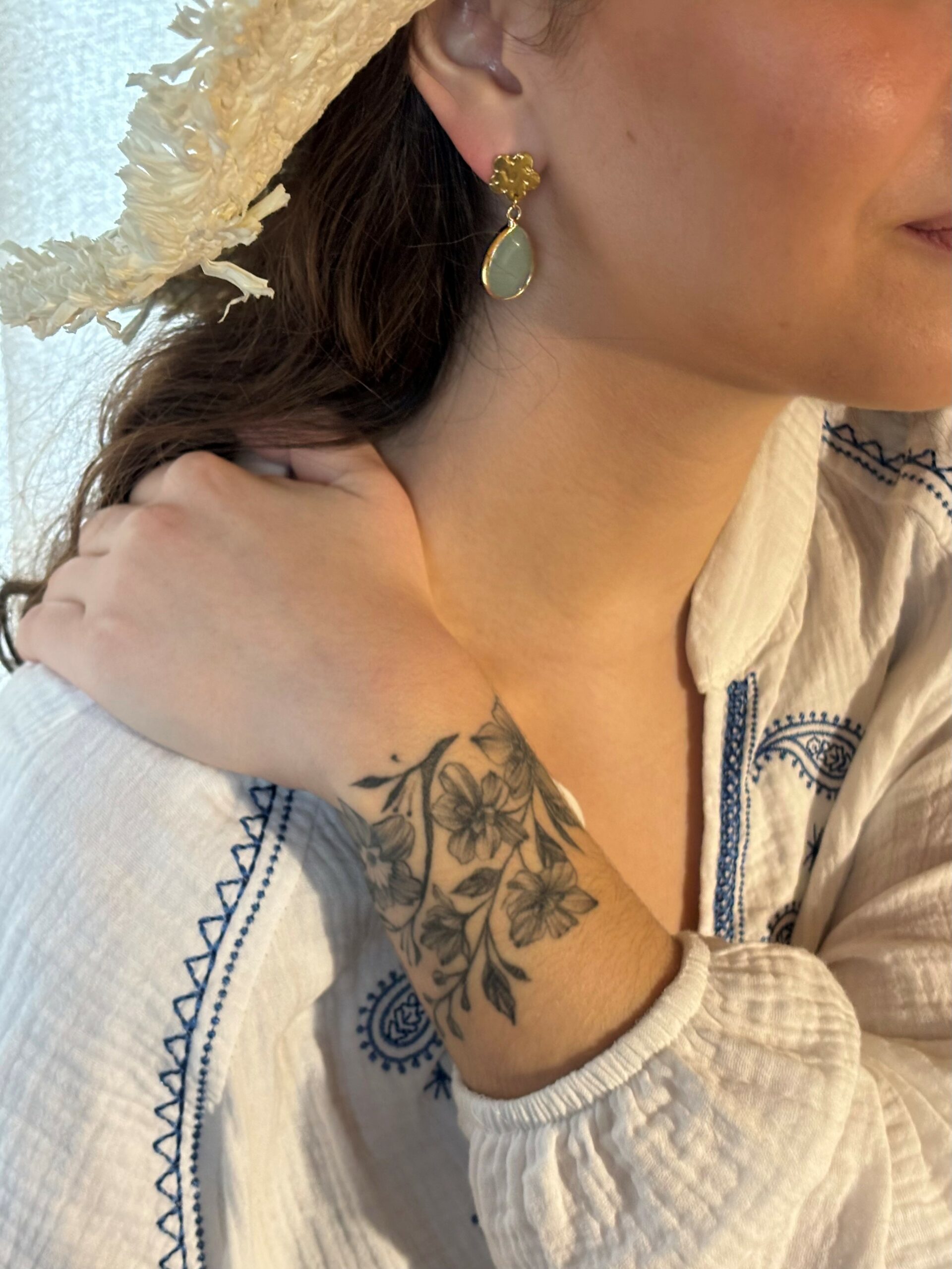 Boucles d'oreilles pendantes gouttes vert tilleul