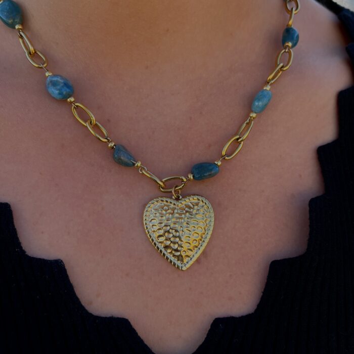 collier cœur pierre bleue