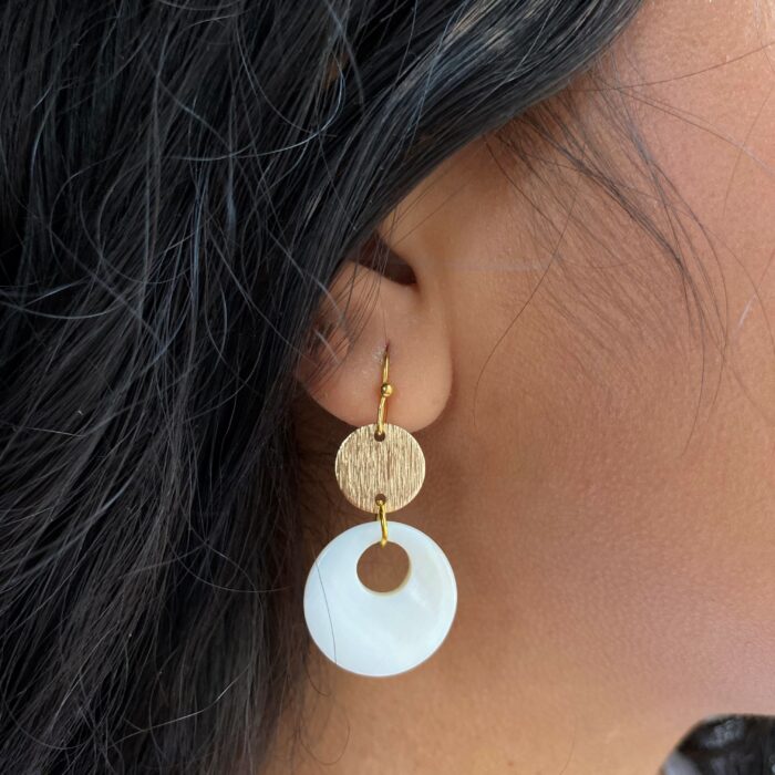 Boucles d'oreilles pendantes en nacre