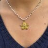 collier fleur perles blanches