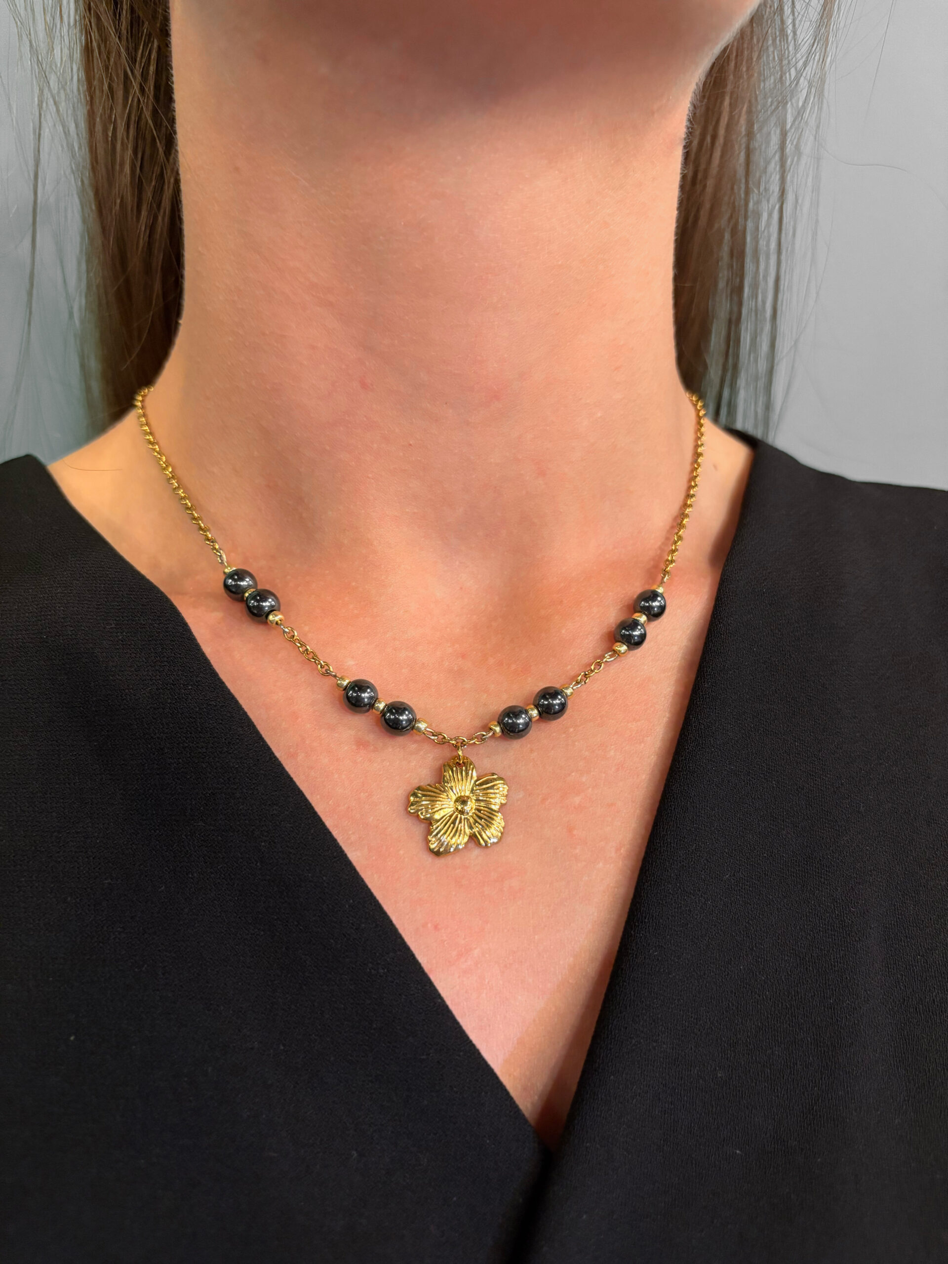 Collier Pierre Hématite Fleur