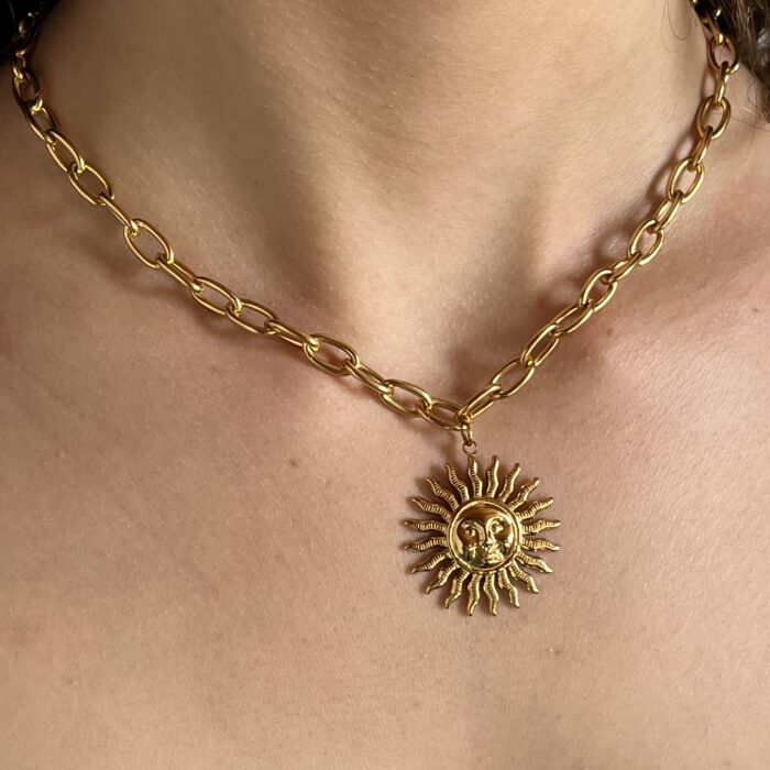 Collier Pendentif Soleil Doré