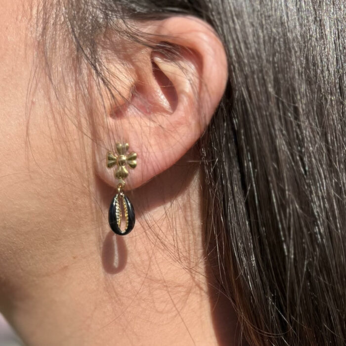 boucles d'oreilles leur coquillage noir