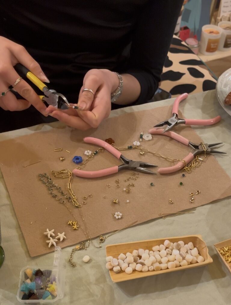 Atelier collier personnalisé et apéro