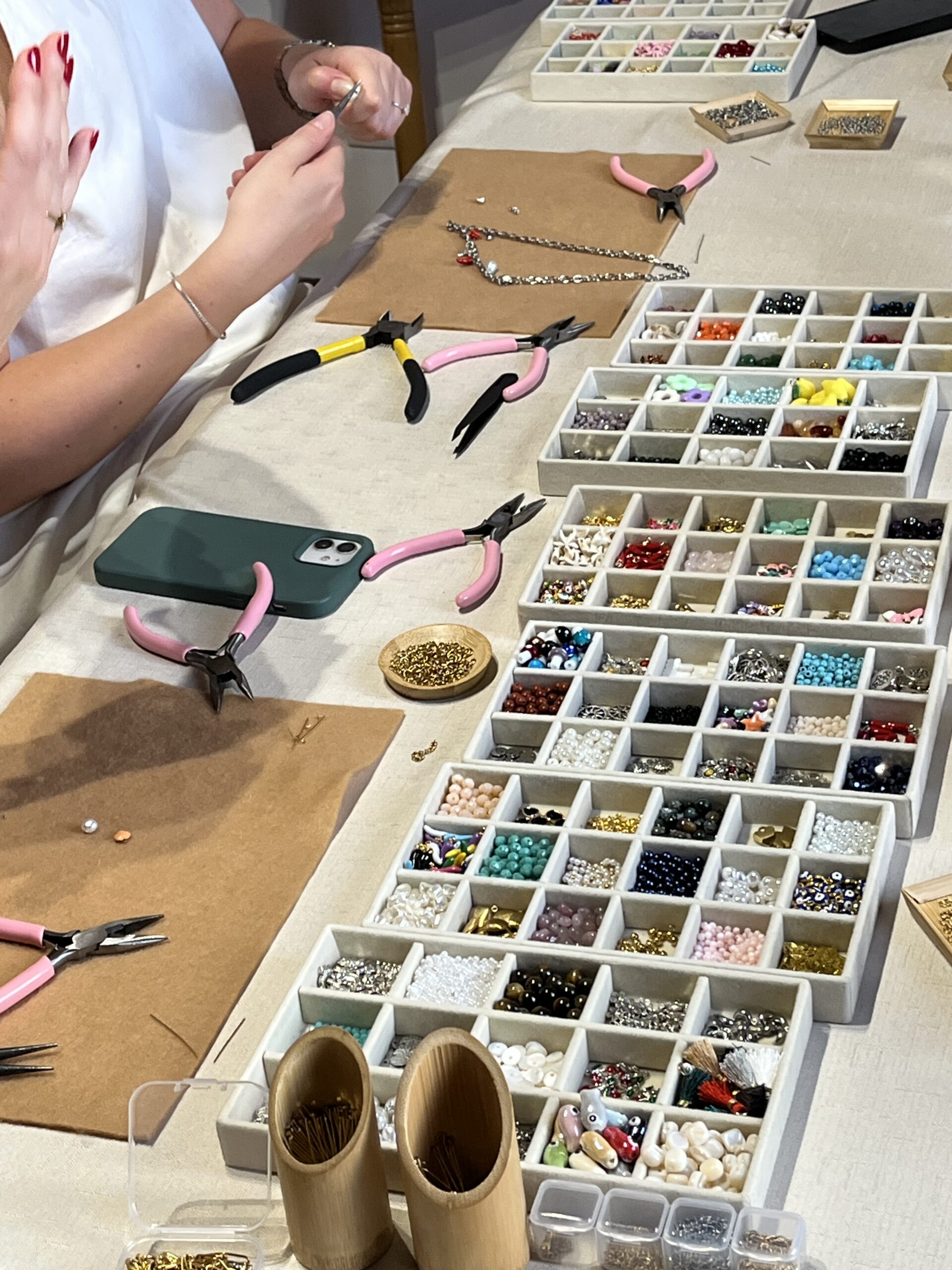 Atelier collier personnalisé et brunch Atelier collier personnalisé et brunch